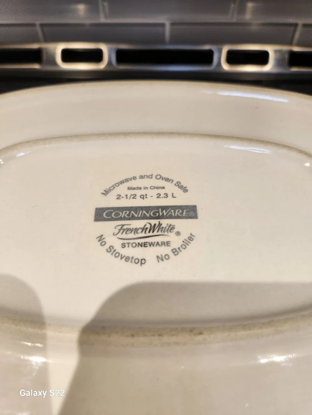 Corningware French Stoneware White Glass Oval Casserole Dish with Lid
